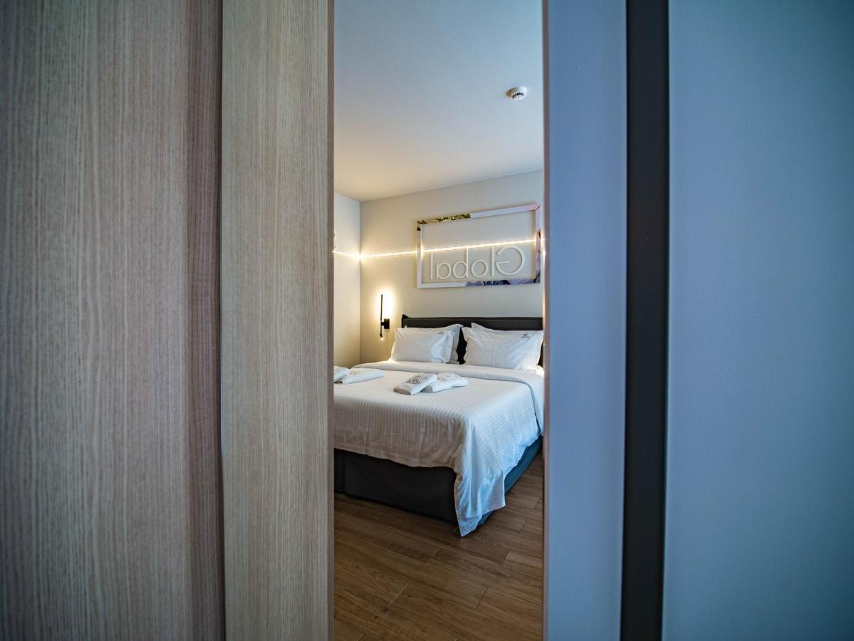 Local Urban Living Aparthotel Volos Exterior photo